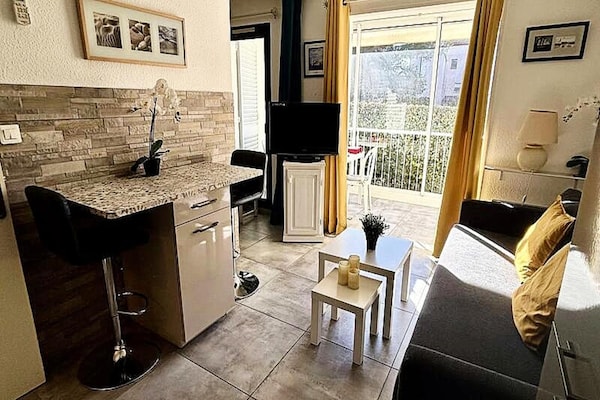 Foto van Residentie Verdon voor 6 personen - Vakantiehuis in SIX FOURS LES PLAGES - LivingRoom