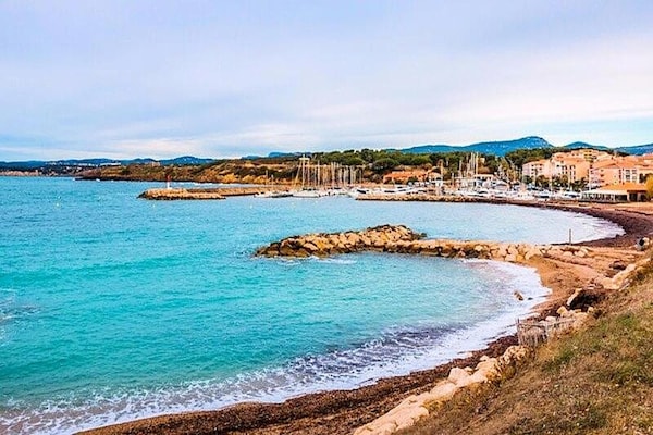 Foto van 2 stukken voor 4 personen - Vakantiehuis in SIX FOURS LES PLAGES - ViewSummer