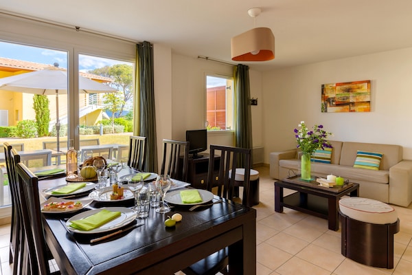 Foto van Appartement met zeezicht voor 4 personen, Var - Vakantiehuis in Six-Fours-les-Plages - LivingRoom