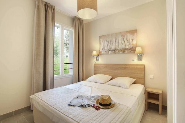 Foto van Gezellig en eigentijds verblijf - Vakantiehuis in Cavalaire sur Mer - BedRoom