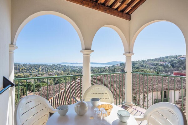 Foto van Appartementen Restanques du Golfe St Tropez - Vakantiehuis in GRIMAUD - 