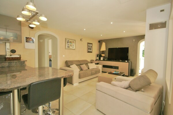 Foto van Vakantiehuis in Carqueiranne aan zee - Vakantiehuis in Carqueiranne - LivingRoom