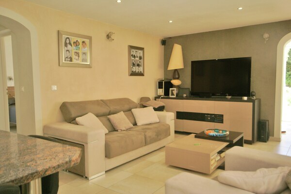 Foto van Vakantiehuis in Carqueiranne aan zee - Vakantiehuis in Carqueiranne - LivingRoom