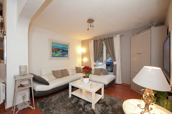 Foto van Villa in Bagnols met Zwembad & Natuurparken - Vakantiehuis in Bagnols en Foret - LivingRoom