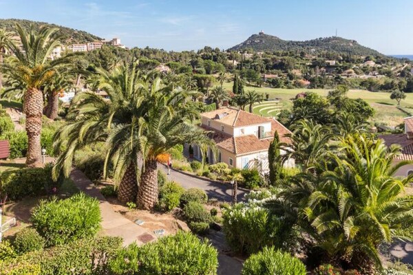 Foto van Appartement Sélection 1 kamer (4 personen) - Vakantiehuis in Saint-Raphaël - ExteriorSummer