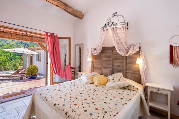 Foto van Villa in Bargemon met zwembad en bergzicht - Vakantiehuis in Bargemon - BedRoom
