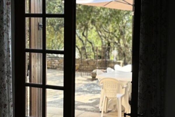 Foto van Boerderij in Gordes met Zwembad & Uitzicht - Vakantiehuis in Gordes - Untagged