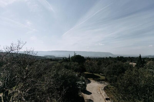 Foto van Boerderij in Gordes met Zwembad & Uitzicht - Vakantiehuis in Gordes - Untagged