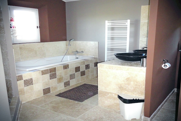 Foto van Villa in de Provence met Infinity Pool - Vakantiehuis in Apt - BathRoom