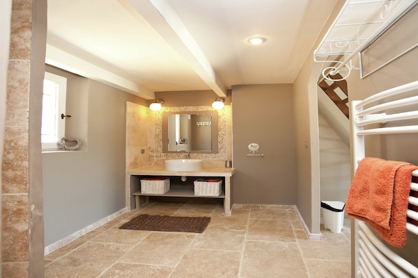 Foto van Villa in de Provence met Infinity Pool - Vakantiehuis in Apt - BathRoom