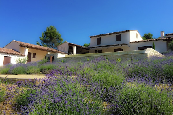 Foto van Villa in de Provence met Infinity Pool - Vakantiehuis in Apt - GardenSummer