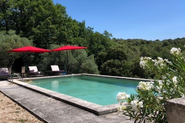 Foto van Vakantiehuis in Lacoste met Zwembad - Vakantiehuis in Lacoste - PoolOfHouse