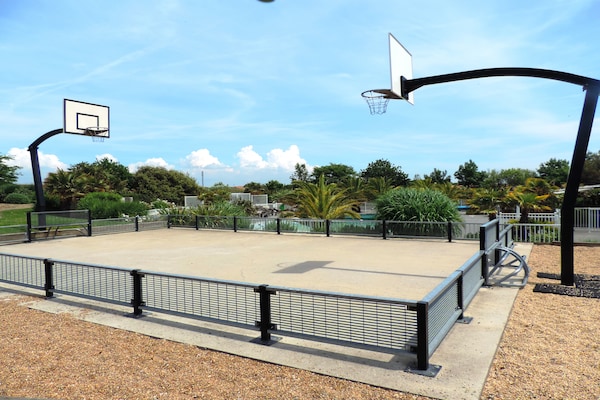 Foto van Villa in Frankrijk met verwarmd zwembad - Vakantiehuis in Les Sables d’Olonne - ParkFacilities