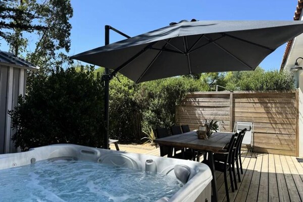 Foto van Villa Thailand op Domaine Le Sherwood - Vakantiehuis in Notre-Dame-de-Monts - TerraceBalcony