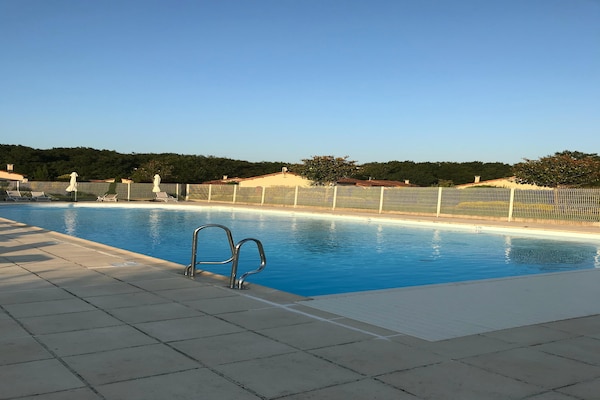 Foto van Villa in Les Forges met Golf en Zwembad - Vakantiehuis in Les Forges - PoolOfHouse