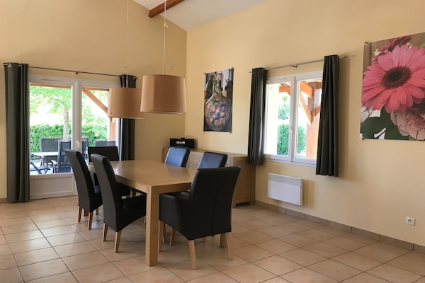Foto van Villa in Les Forges met Golf en Zwembad - Vakantiehuis in Les Forges - DiningRoom