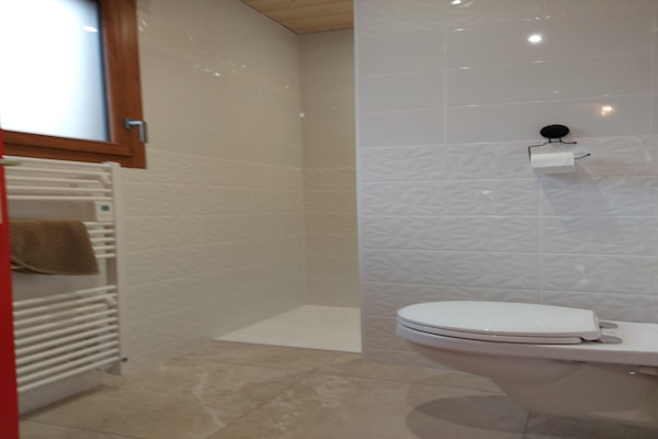 Foto van Chalet in St Maurice bij Ballon d'Alsace - Vakantiehuis in Saint-Maurice-sur-Moselle - BathRoom