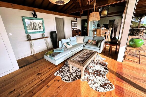 Foto van Villa in Grand-Bourg met zwembad en uitzicht op zee - Untagged