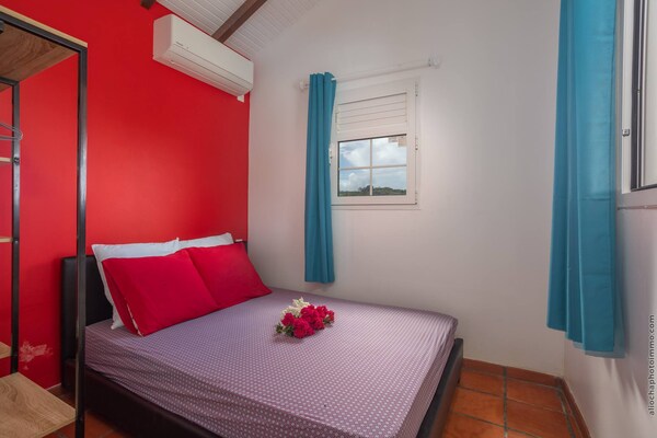 Foto van Eco-bungalow in weelderige natuur - Vakantiehuis in Sainte-Marie - BedRoom