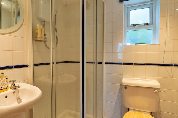 Foto van Cottage in Porthleven bij Strand & Haven - Vakantiehuis in Porthleven - BathRoom