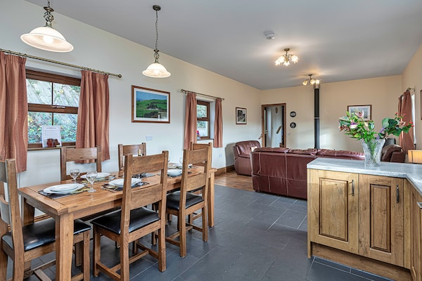 Foto van Cottage bij Cardigan Bay met Bubbelbad - Vakantiehuis in Talybont - DiningRoom