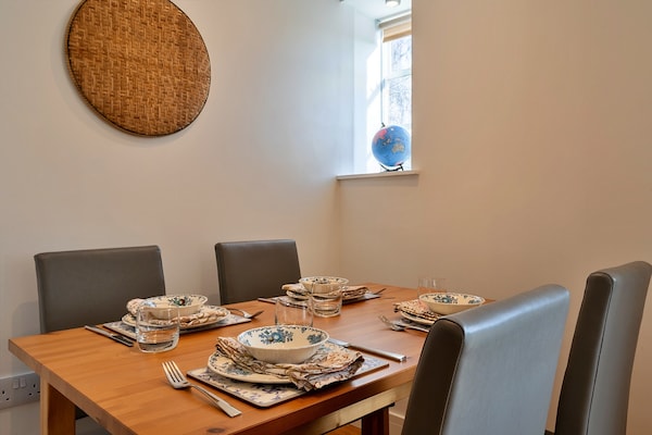 Foto van Cottage in Chilton Foliat bij Savernake Bos - Vakantiehuis in Hungerford - DiningRoom