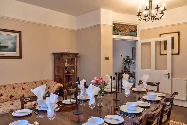 Foto van Cottage in Cornwall bij Helford River & Hot Tub - Vakantiehuis in Gweek - DiningRoom