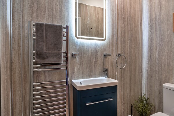 Foto van Cottage in Cornwall bij Helford River & Hot Tub - Vakantiehuis in Gweek - BathRoom