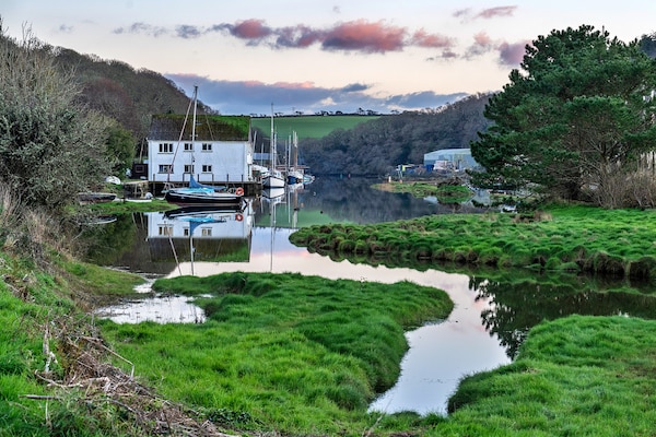 Foto van Cottage in Cornwall bij Helford River & Hot Tub - Vakantiehuis in Gweek - Outdoor