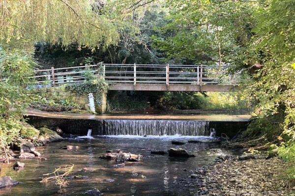 Foto van Cottage bij Netley Hall met wandelpaden - Vakantiehuis in Dorrington - AreaSummer20KM