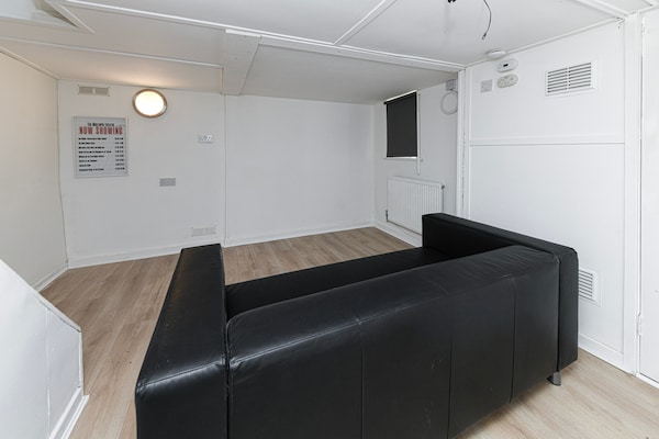 Foto van Cottage in Snowdonia met Filmkamer & Uitzicht - Vakantiehuis in Blaenau Ffestiniog - LivingRoom