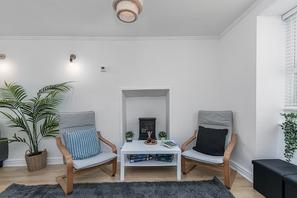 Foto van Cottage in Snowdonia met Filmkamer & Uitzicht - Vakantiehuis in Blaenau Ffestiniog - LivingRoom