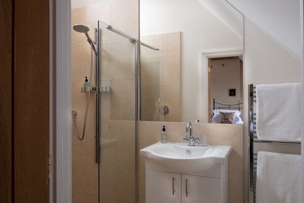 Foto van Cottage in Kingham met privézwembad - Vakantiehuis in Kingham - BathRoom