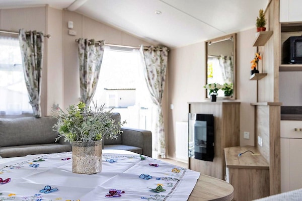 Foto van Stacaravan Isle of Wight bij Thorness Bay - Vakantiehuis in Great Thorness - LivingRoom