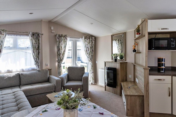 Foto van Stacaravan Isle of Wight bij Thorness Bay - Vakantiehuis in Great Thorness - LivingRoom