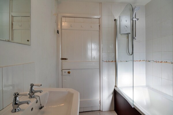 Foto van Cottage in Sennen met Uitzicht op Zee - Vakantiehuis in Sennen - BathRoom