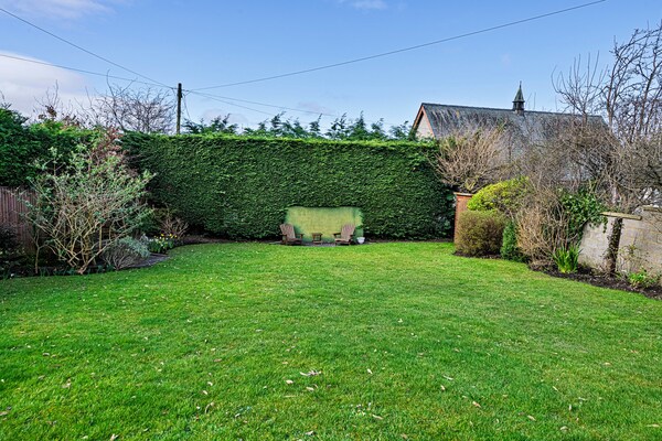 Foto van Bungalow in Dyserth met Hot Tub & Waterval - Vakantiehuis in Dyserth - GardenSummer