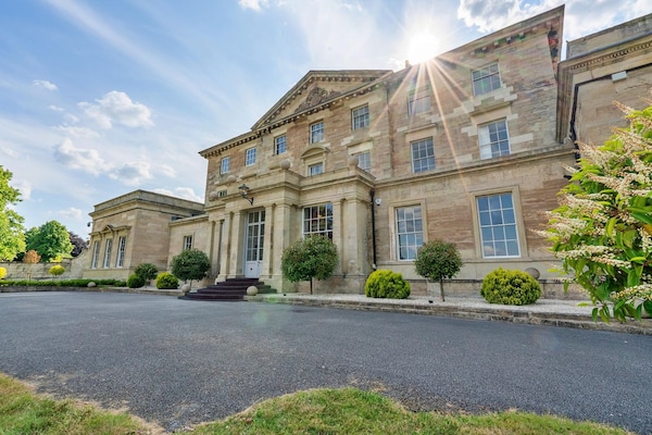 Foto van Georgian Hall in Hickleton met Grote Tuinen - Vakantiehuis in Doncaster - Outdoor
