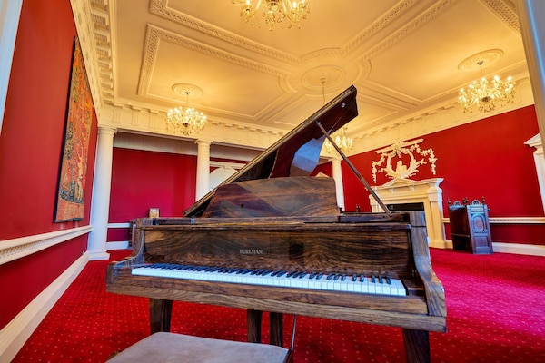 Foto van Georgian Hall in Hickleton met Grote Tuinen - Vakantiehuis in Doncaster - LivingRoom