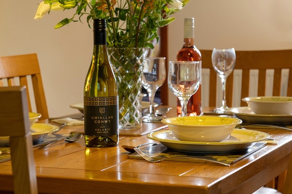 Foto van Cottage in Shropshire met privébubbelbad - Vakantiehuis in Craven Arms - DiningRoom