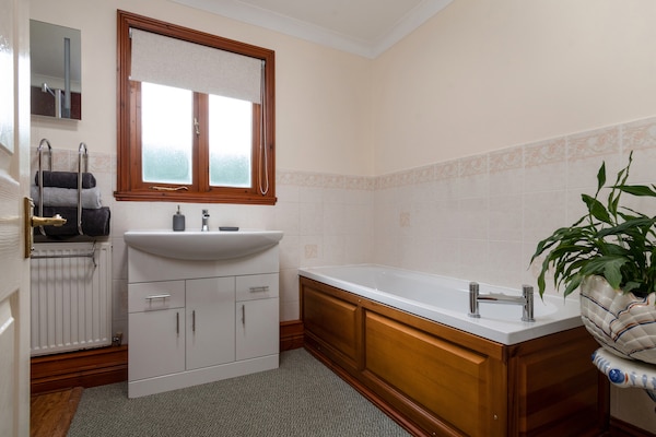 Foto van Cottage in Shropshire met privébubbelbad - Vakantiehuis in Craven Arms - BathRoom