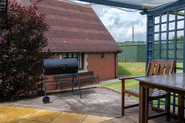 Foto van Cottage in Shropshire met privébubbelbad - Vakantiehuis in Craven Arms - terrace