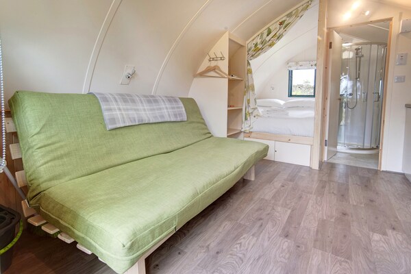Foto van Huisdiervriendelijke hut aan het meer. - Vakantiehuis in Hexham - LivingRoom