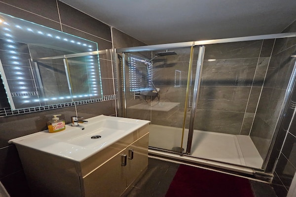 Foto van Appartement Met Drie Slaapkamers (12 Gasten) - Vakantiehuis in Windsor - BathRoom