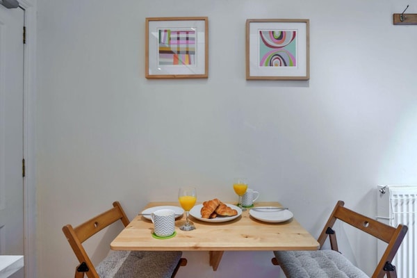 Foto van Appartement met jacuzzi - Vakantiehuis in Cawsand - DiningRoom