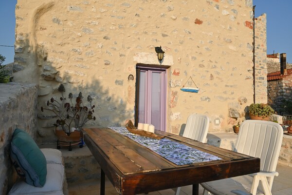 Foto van Villa in Mani nabij de Diros-grotten - Vakantiehuis in Pyrgos Dirou - TerraceBalcony