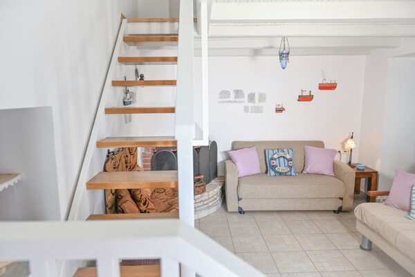 Foto van Villa in Mani nabij de Diros-grotten - Vakantiehuis in Pyrgos Dirou - LivingRoom