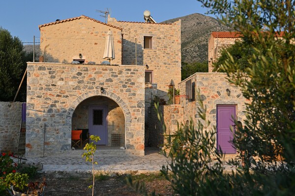 Foto van Villa in Mani nabij de Diros-grotten - Vakantiehuis in Pyrgos Dirou - Resort