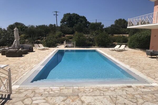 Foto van Luxe villa in Peloponnesos - Vakantiehuis in Kamaria - PoolOfHouse