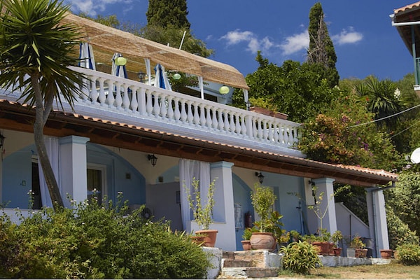 Foto van Appartement in Mpenitses met zeezicht - Vakantiehuis in Mpenitses - ExteriorSummer